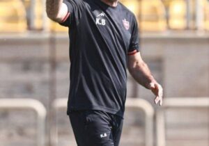 کریم باقری در پرسپولیس میماند