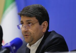 اتصال مدارس و مراکز درمانی به شبکه اینترنت پرسرعت در اولویت است