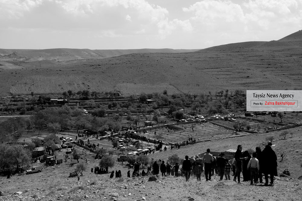 آیین قربانی گاو در سی‌وششمین روز  از بهار در روستای اسفنجان