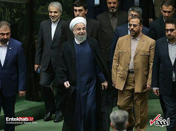 لاریجانی: این جلسه ادب دیوان نظام را عیان می‌کند / روحانی پاسخ به سوالات را در قالب دفترچه‌ای ۴۷ صفحه‌ای در اختیار خبرنگاران و نمایندگان مجلس قرار داد