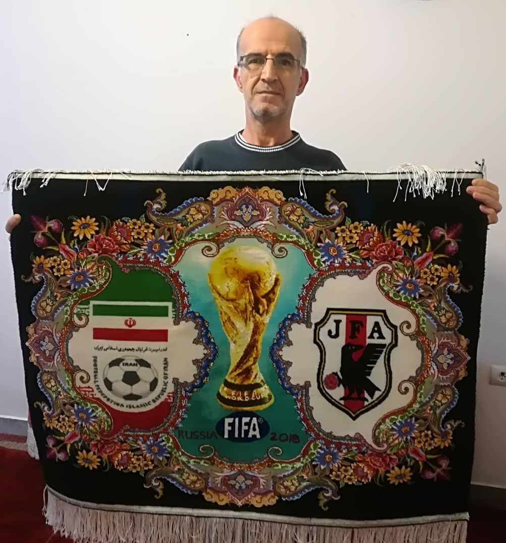 اهدای فرش از سوی رئیس فدراسیون فوتبال ایران به همتای ژاپنی + عکس