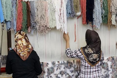 ۳۵۳ فقره پروانه فرش دستباف در آذربایجان شرقی صادر شد