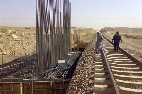 معاون رئیس جمهور از پروژه خط آهن بستان آباد- تبریز بازدید کرد