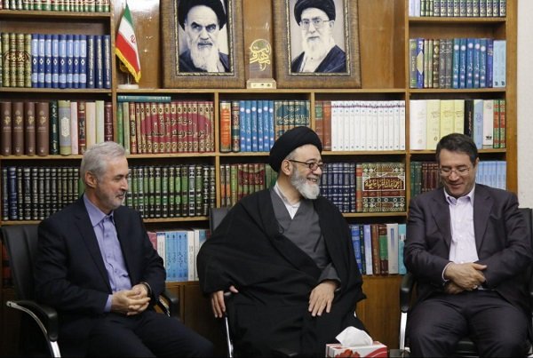 وزیر صنعت، معدن و تجارت با امام جمعه تبریز دیدار کرد
