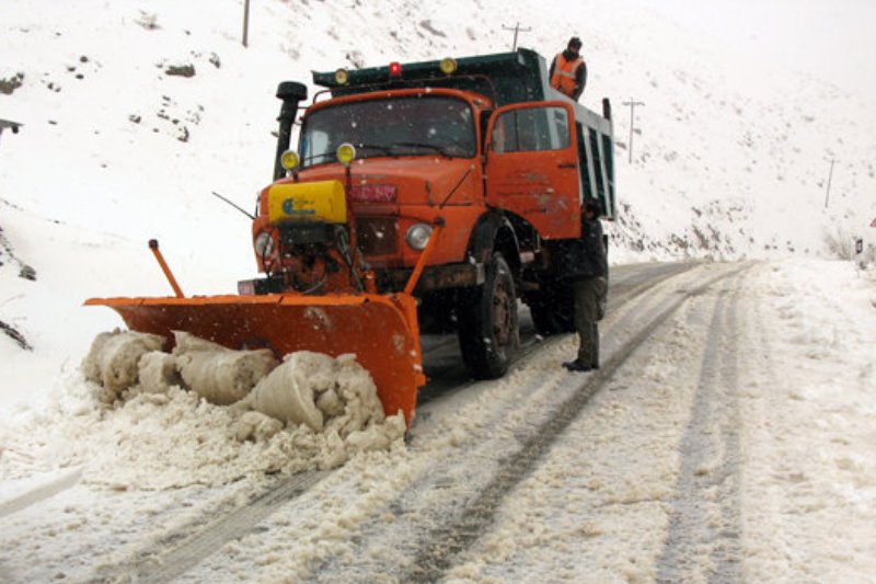 راه های آذربایجان شرقی تیغ زنی و برف روبی شد