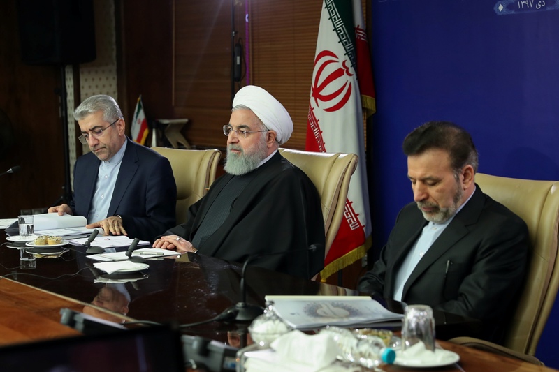 روحانی: اتلاف آب و برق را باید به حداقل برسانیم
