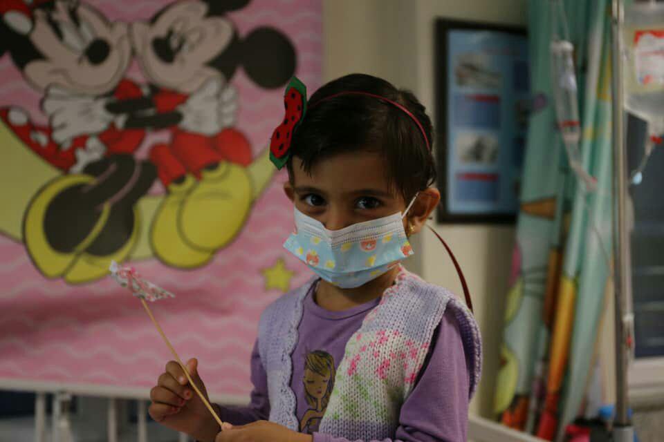رج به رج به یلدا رسید/ شبی پر مهر در کنار کودکان مبتلا به سرطان