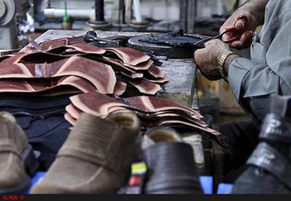 تعطیلی ۴۰ درصد واحدهای تولید کفش دست‌دوز/کارگران شرایط فیزیکی سختی را تحمل می‌کنند
