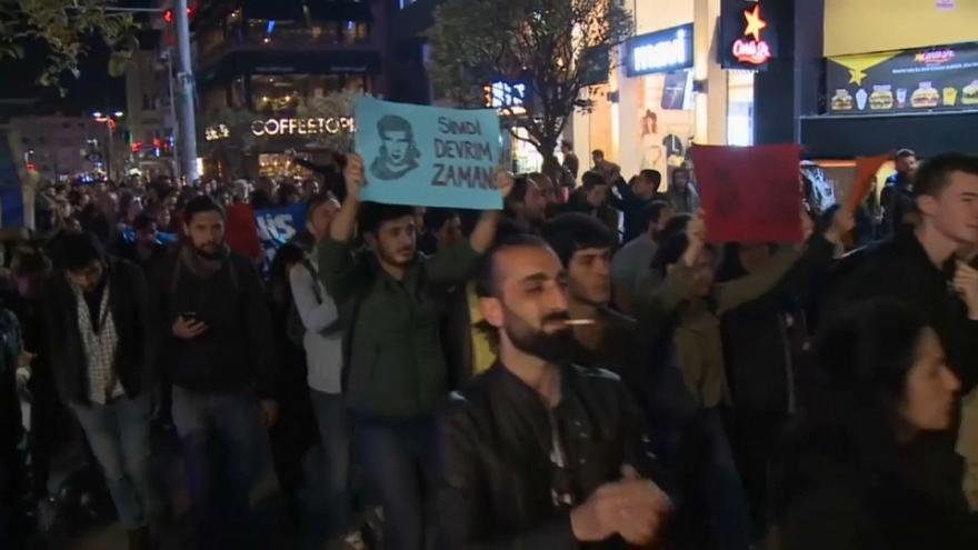اعتراض صد‌ها نفر در استانبول در مخالفت با برگزاری مجدد انتخابات شهرداری