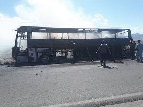 آتش گرفتن یک اتوبوس در اردستان