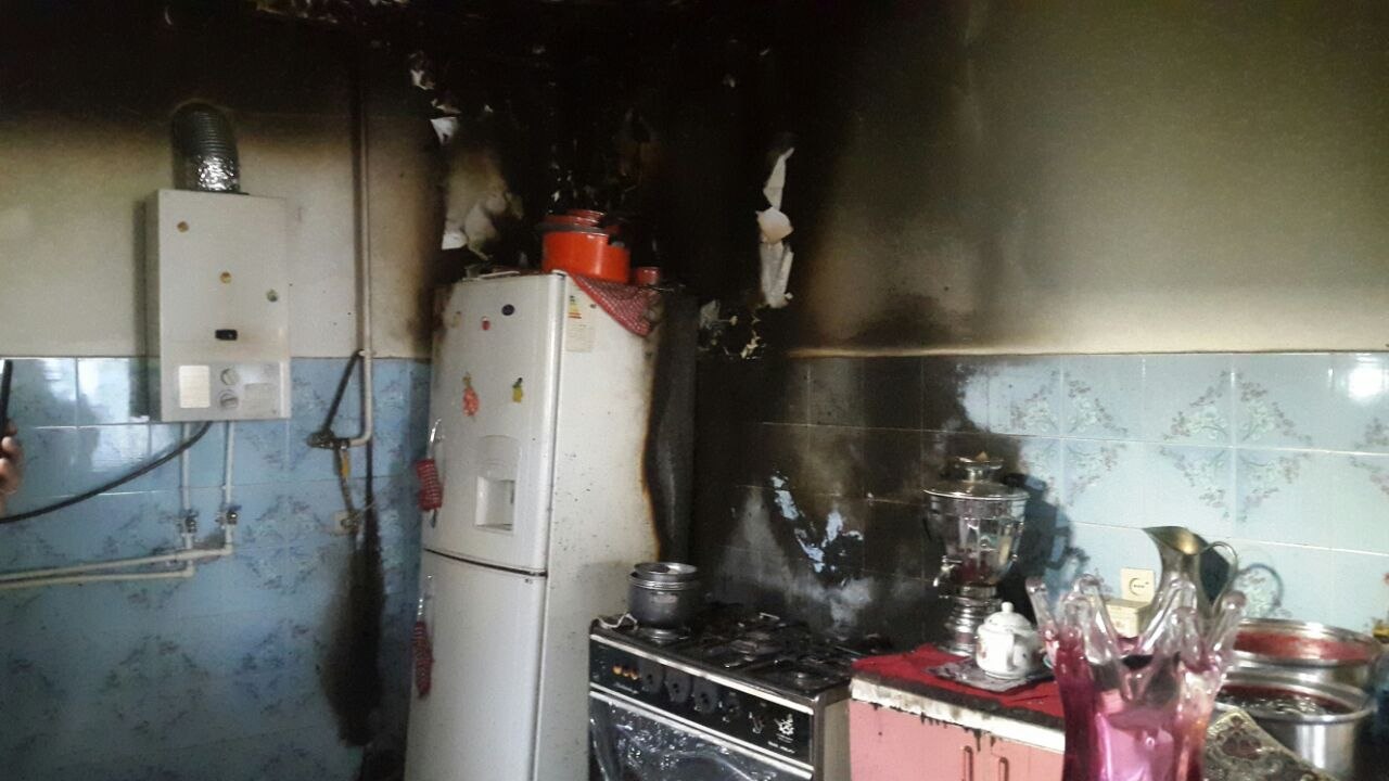 آتش سوزی آشپزخانه منزل مسکونی در خیابان اشرفی لاله