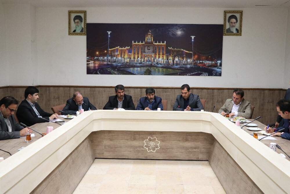 نخستین جلسه کمیته ویژه ساماندهی تابلوهای معابر شهری برگزار شد