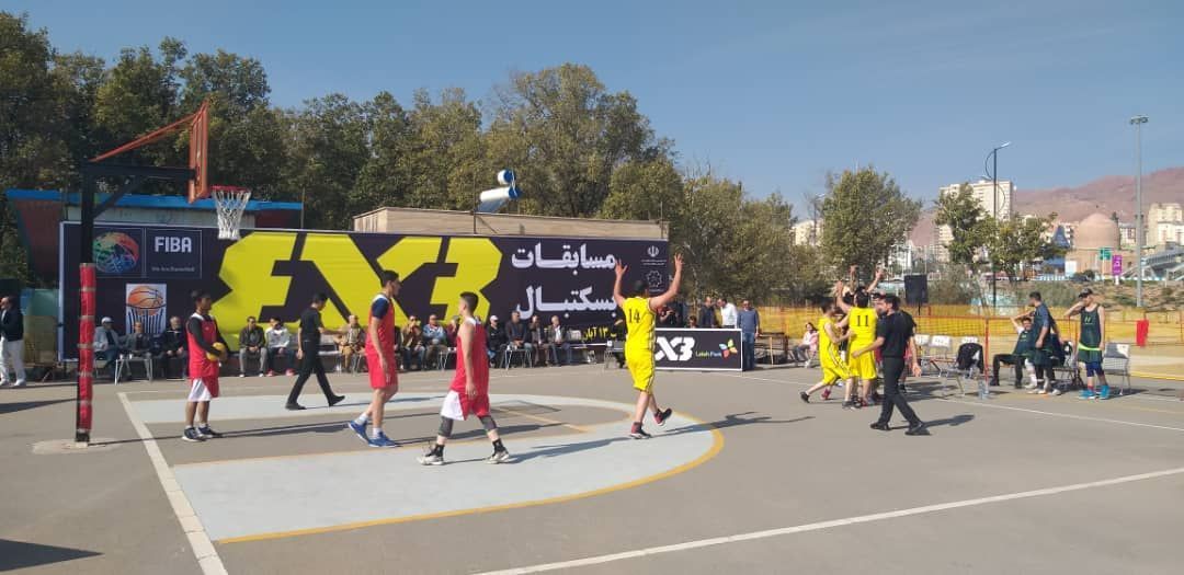 تصاویری از اولین دوره مسابقات خیابانی بسکتبال موسوم به ۳به۳ در پارک باغمیشه
