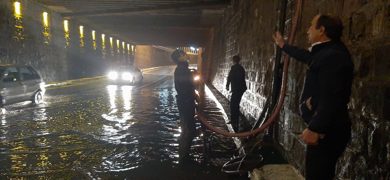 شهردار منطقه۴ تبریز خبر داد:  عملیات هدایت آب‌های سطحی تا تثبیت وضعیت کانال‌ها ادامه خواهد داشت