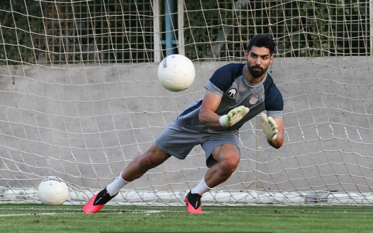 وقتی رضا اسدی دروازه بان می شود