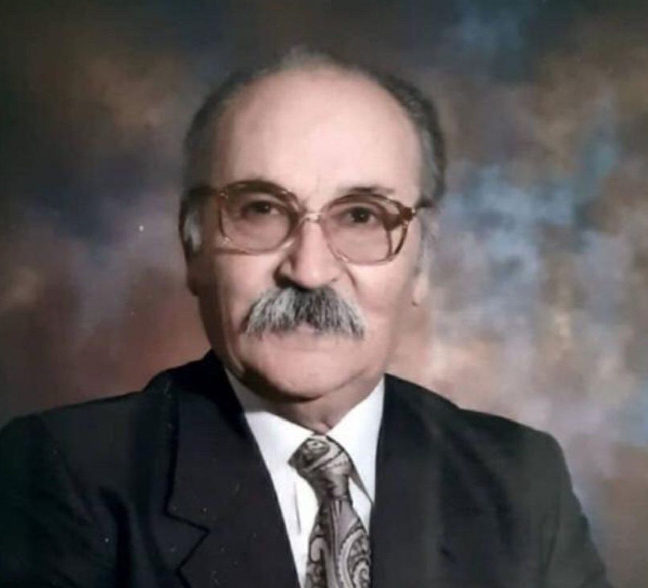 پیشکسوت داروسازی ایران در تبریز در گذشت