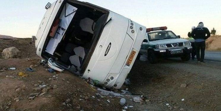 واژگونی اتوبوس در جاده مشهد/ ۲۰ نفر مصدوم شدند