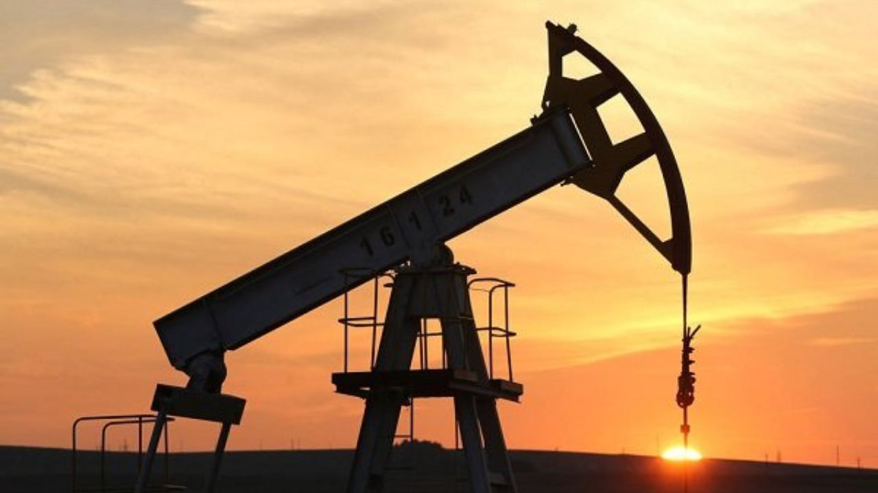 قیمت نفت تا مرز بشکه‌ای ۶۴ دلار معامله شد
