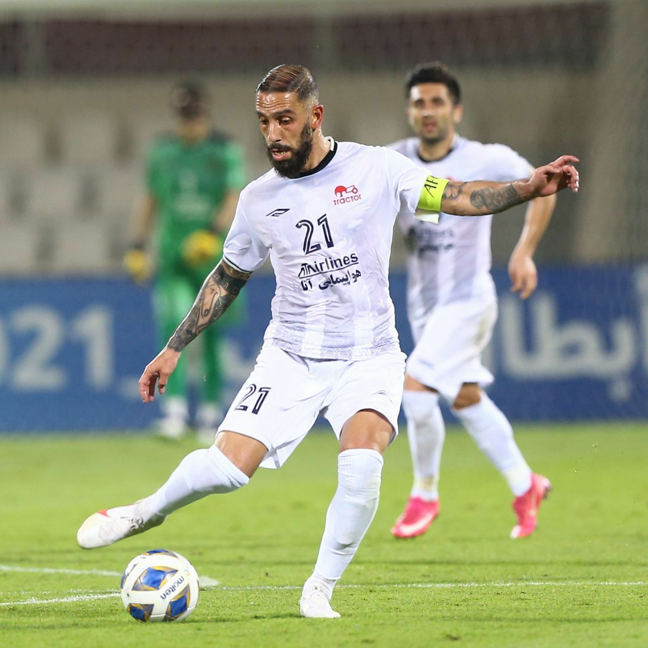 اشکان دژاگه: رقابت در لیگ ایران سختتر از اروپاست