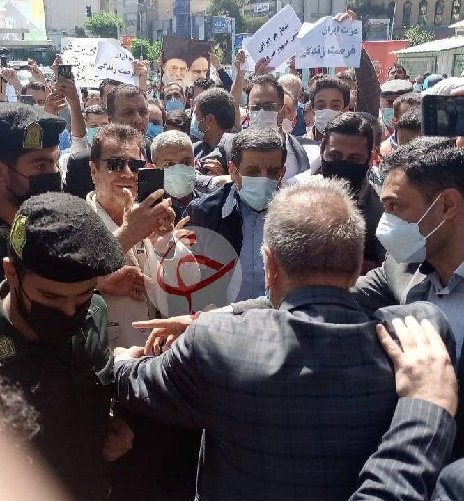 ضرغامی پا جای پای احمدی‌نژاد گذاشت