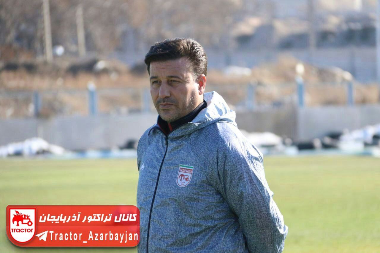 محمودی: مدیران بهتری باید برای باشگاه تراکتور انتخاب شوند.