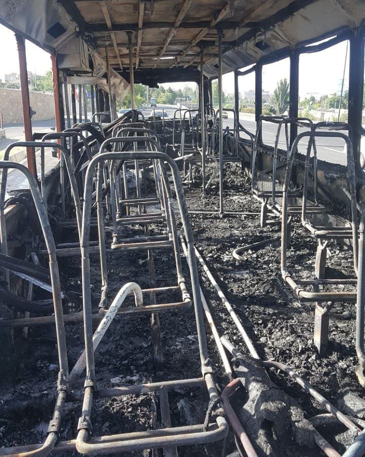 آتش سوزی اتوبوس خالی از مسافر شرکت واحد