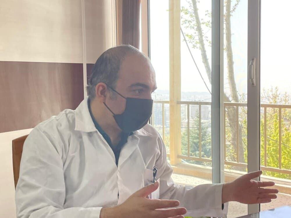 بیمارستان‌ها از هفته دیگر پر می‌شوند/ چاره‌ای جز تعطیلی واقعی نیست