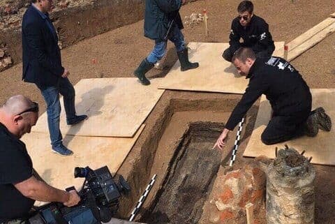 بقایای جسد دوست ناپلئون، پس از ۲۰۰ سال به فرانسه تحویل داده شد