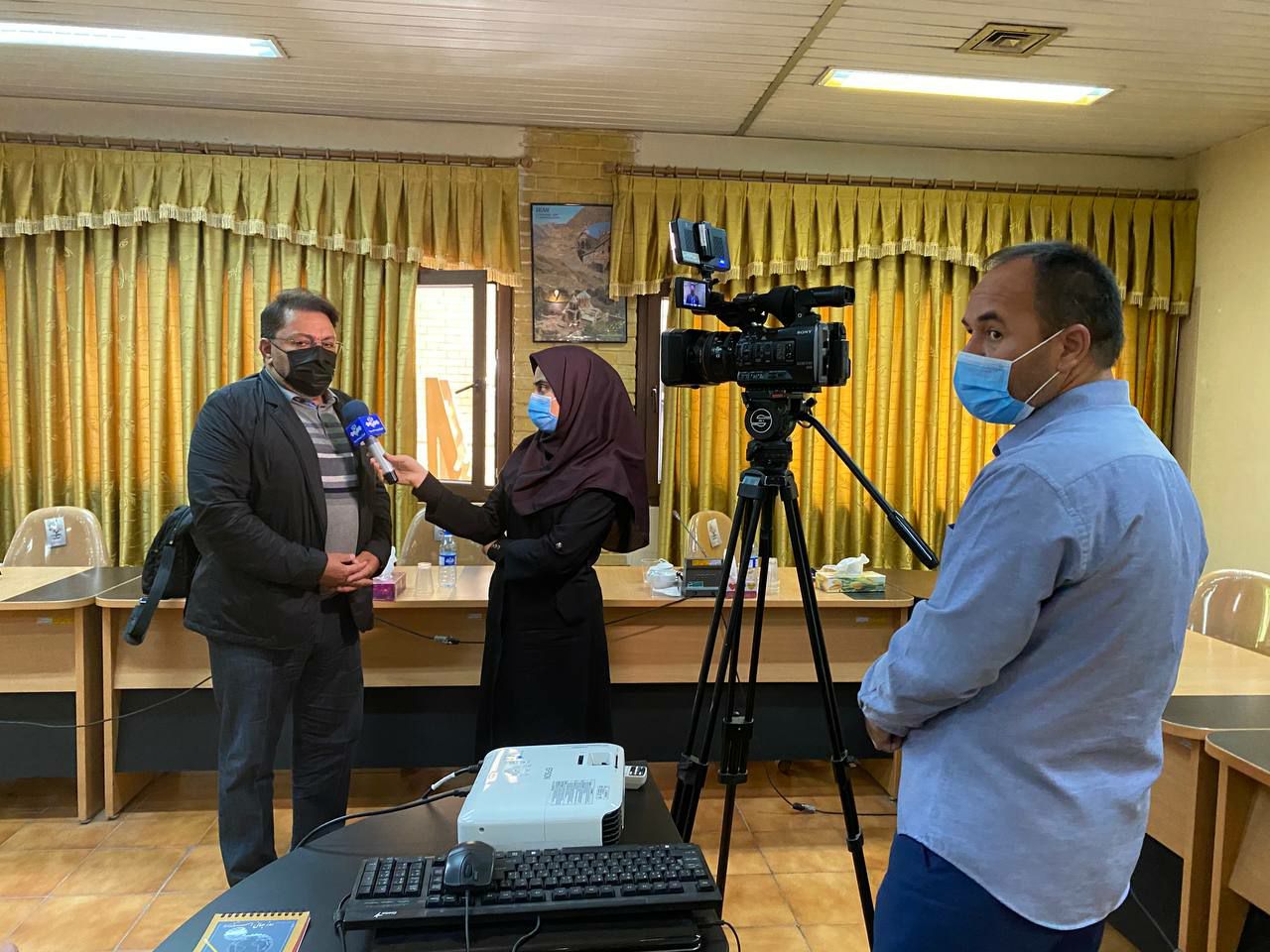 مدیرکل استاندارد آذربایجان‌شرقی گفت: ۴۶ واحد تولیدی این استان در سالجاری به علت عدم انطباق تولیدات آنها با نشان استاندارد اخطار گرفته و به مراجع قضایی معرفی شدند.