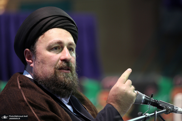 حسن خمینی به اسراییل: کسی دست طمع دراز کند، همه پشت سر فرماندهی کل قوا هستند