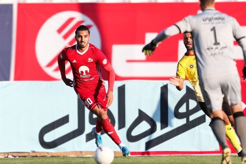 چه راحت خط قرمز روی داشته های باشگاه می کشیم