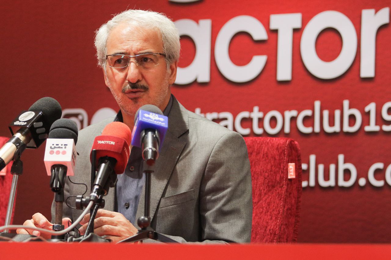 نظمی: بازیکن گران‌قیمت موفقیت نمی‌آورد/ کمالوند گفت یک قهرمانی به تراکتور بدهکار است