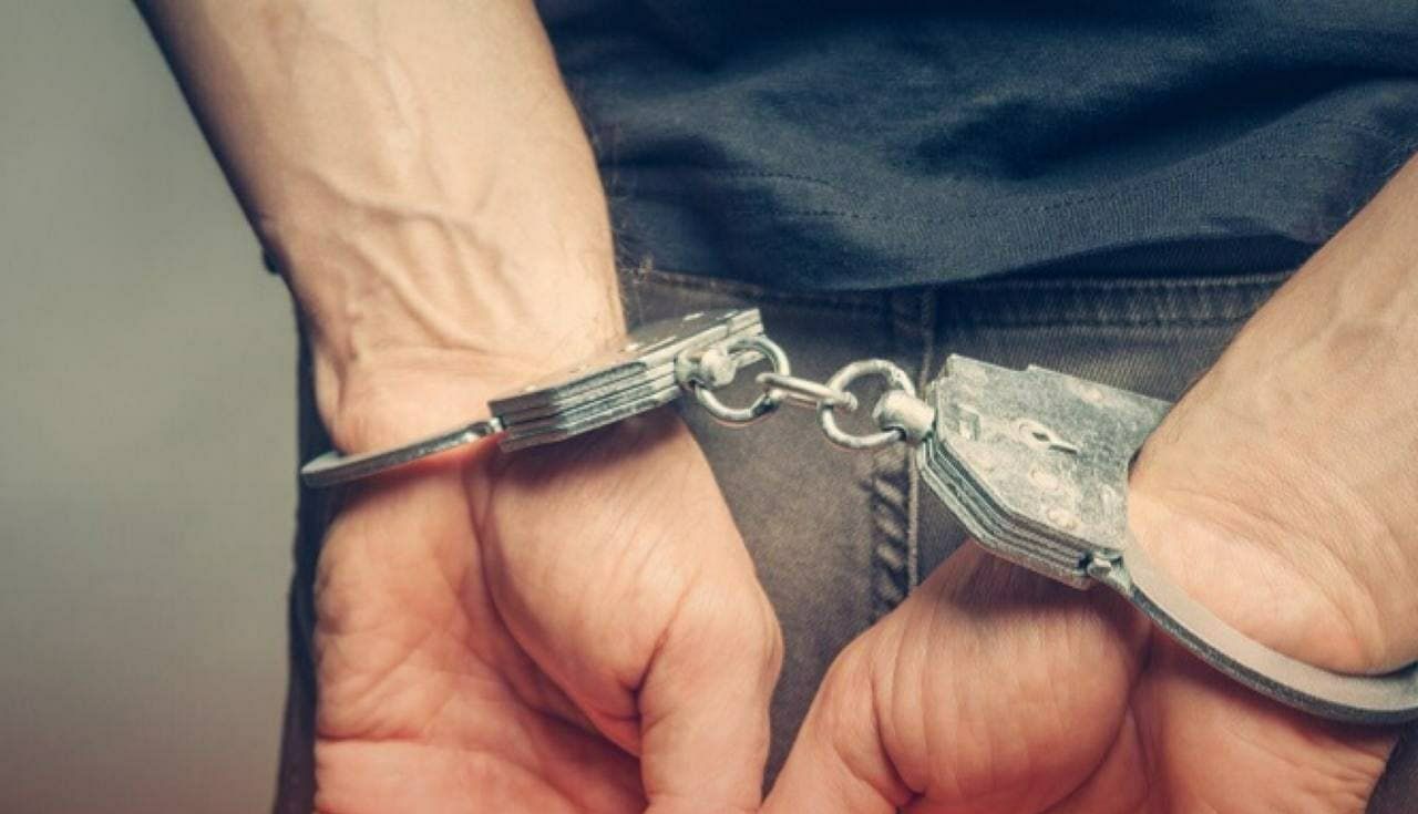 انهدام باند کارچاقکنی در قوه قضائیه: ۲۳ کارمند، ۷۰ وکیل و ۹ کارچاق کن ▫️