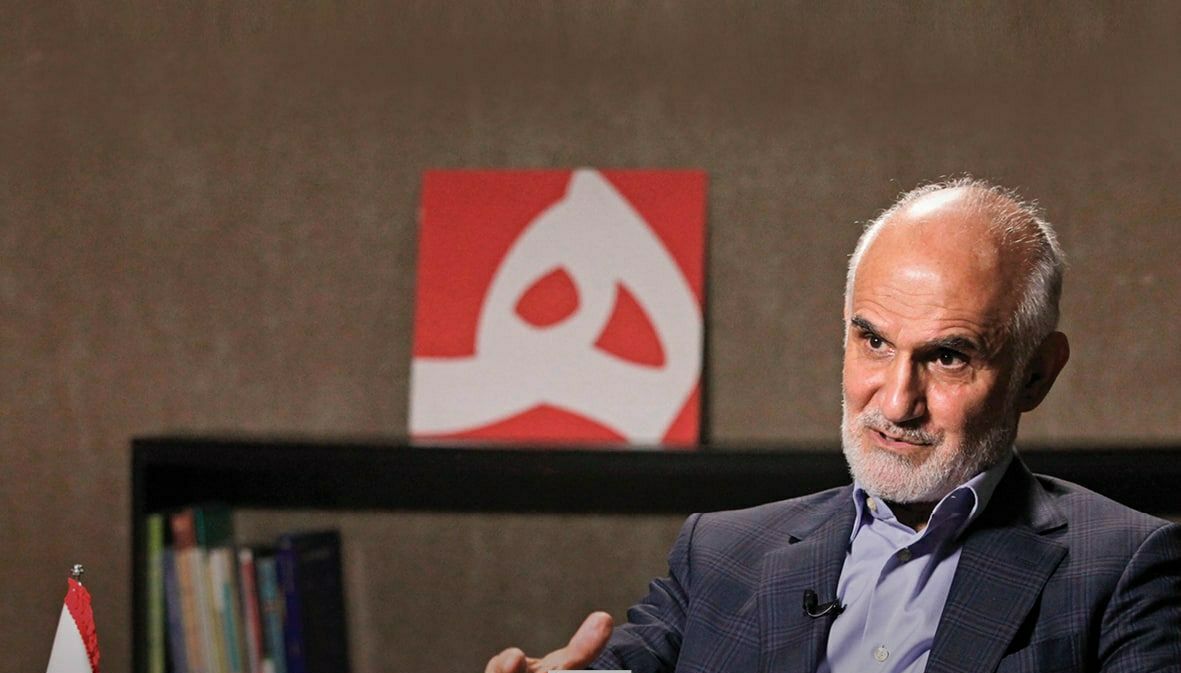 معین: واکسن نخریدند تا محصولات داخلی رقیب خارجی نداشته باشد