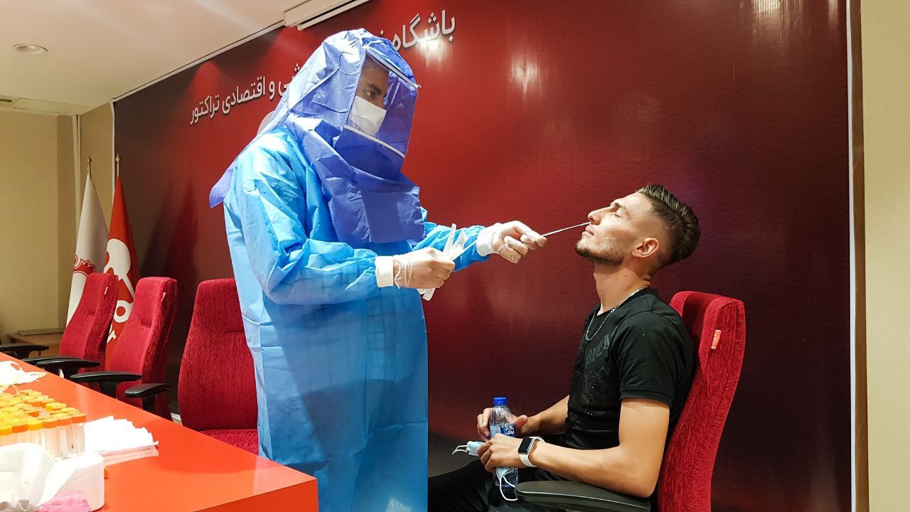 حضور اعضای تیم فوتبال تراکتور در تست کرونا