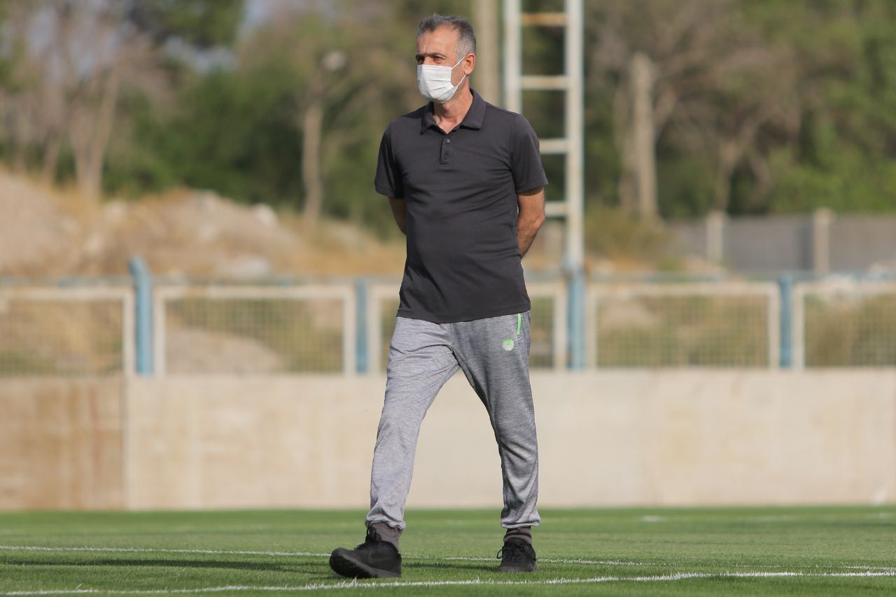 با نظر کمالوند تراکتور ۳ مدافع جدید جذب می‌کند.