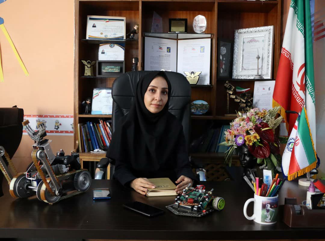 شنیدنی هایی از زبان تنها بانوی سرپرست تیم های رباتیک در ایران و جهان