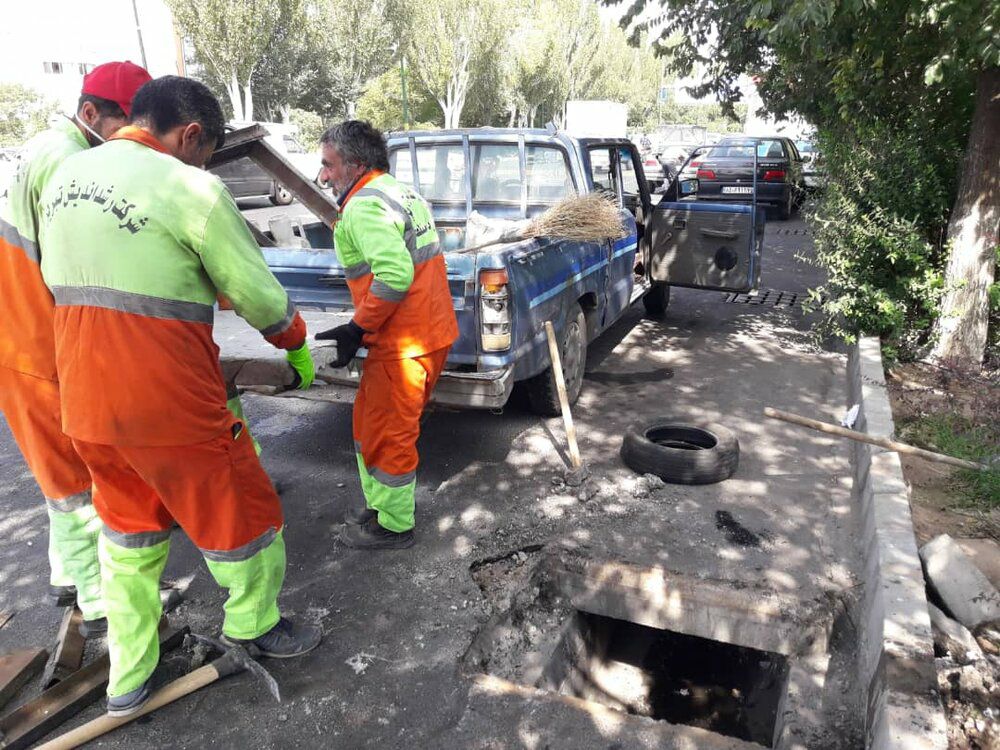 پاکسازی ۱۱ هزار متر از کانال ها و آبروهای سطح منطقه یک طی یک ماه گذشته