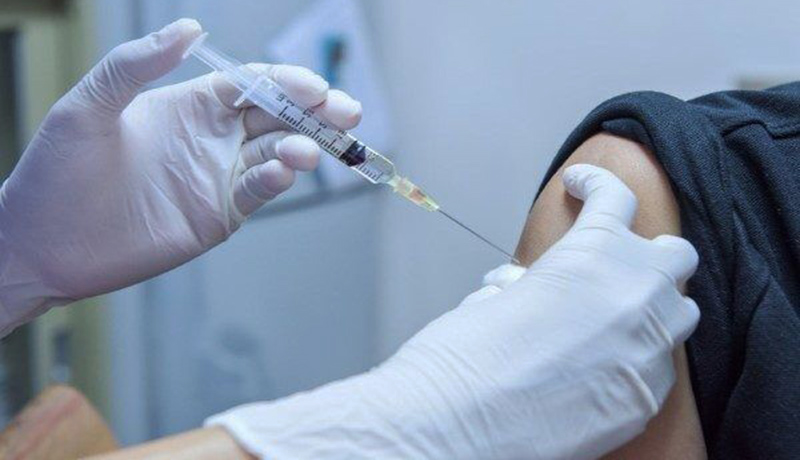 وزیر بهداشت: دهه فجر پایان واکسیناسیون را اعلام می‌کنیم