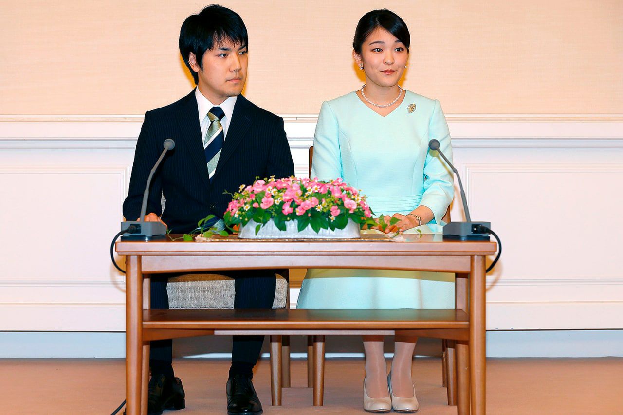 شاهزاده ژاپن، اخراج از خانواده امپراتوری به دلیل ازدواج با مرد معمولی