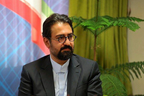 «مجتبی حسینی» به عنوان دبیر جدید فرهنگستان زبان معارفه شد