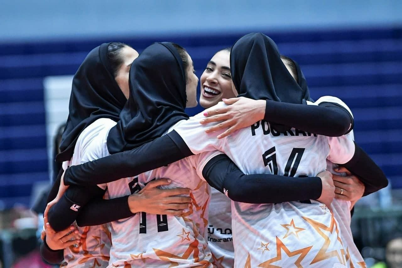 یک تیم والیبال زنان ایران برای نخستین بار به نیمه‌نهایی آسیا رسید