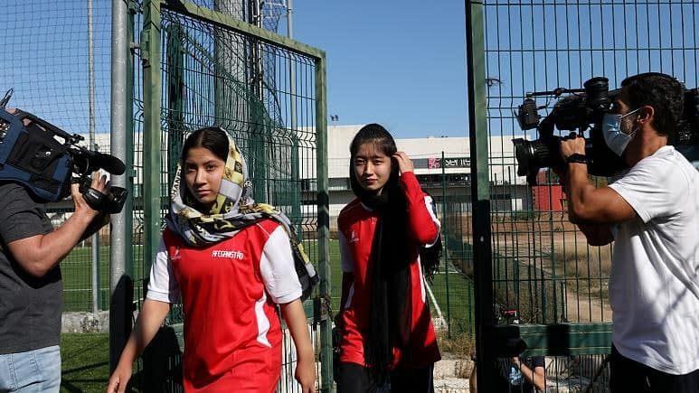 دبیرکل فیفا خطاب به دولت‌های جهان: به ورزشکاران زن افغانستان اسکان بدهید
