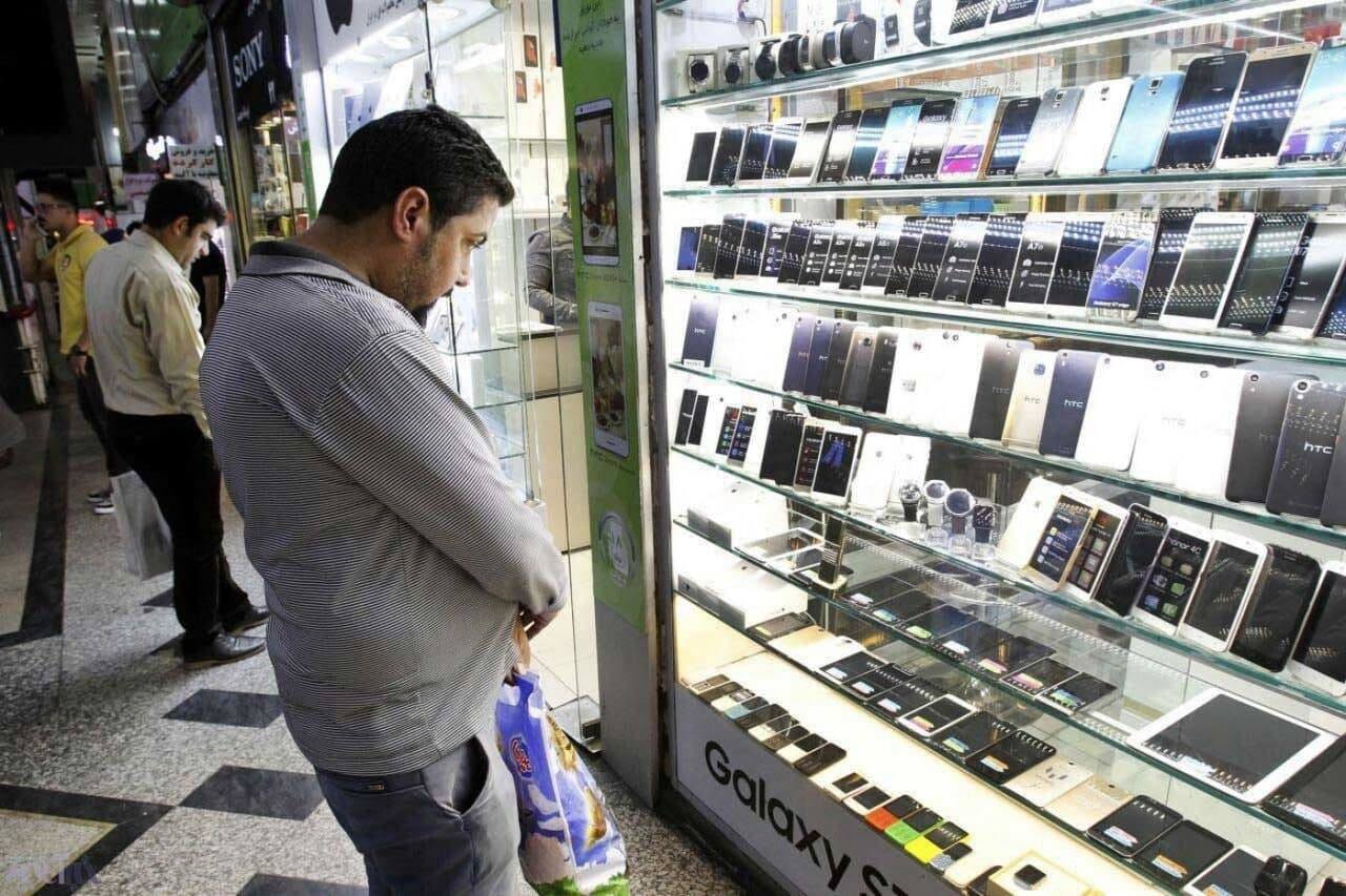 واردات بیش از ۱۸ میلیون تلفن همراه در یک سال گذشته