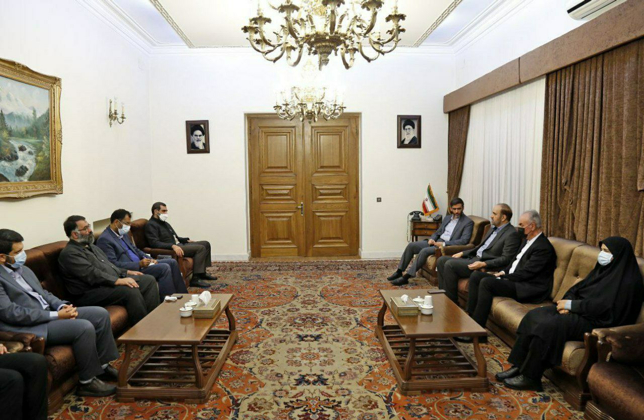 دیدار مشاور رییس‌جمهور و دبیر شورای عالی مناطق آزاد کشور با استاندار