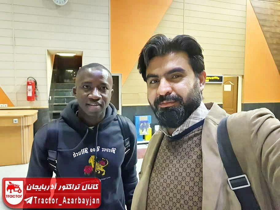یک بازیکن کامرونی برای مذاکره با تراکتور وارد تبریز شد