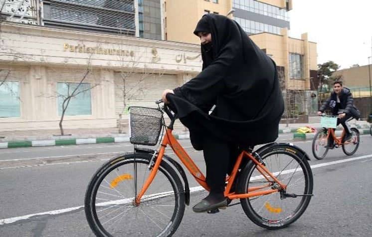 مجلس دوچرخه‌سواری زنان را ممنوع می‌کند؟