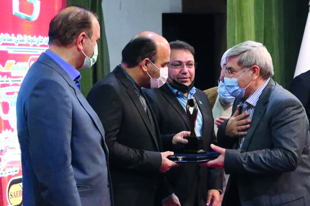 در آیین گرامیداشت روز جهانی استاندارد؛شرکت کلرپارس به عنوان واحد نمونه ملی معرفی شد.