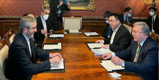 دیدار سه‌جانبه روسای هیات‌های ایران، روسیه و چین در آستانه دور هشتم مذاکرات وین