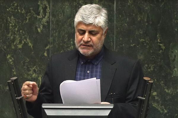 نماینده مجلس: چرا باید از کشورهای همسایه مطلع شویم که تولیداتمان استاندارد نیست؟
